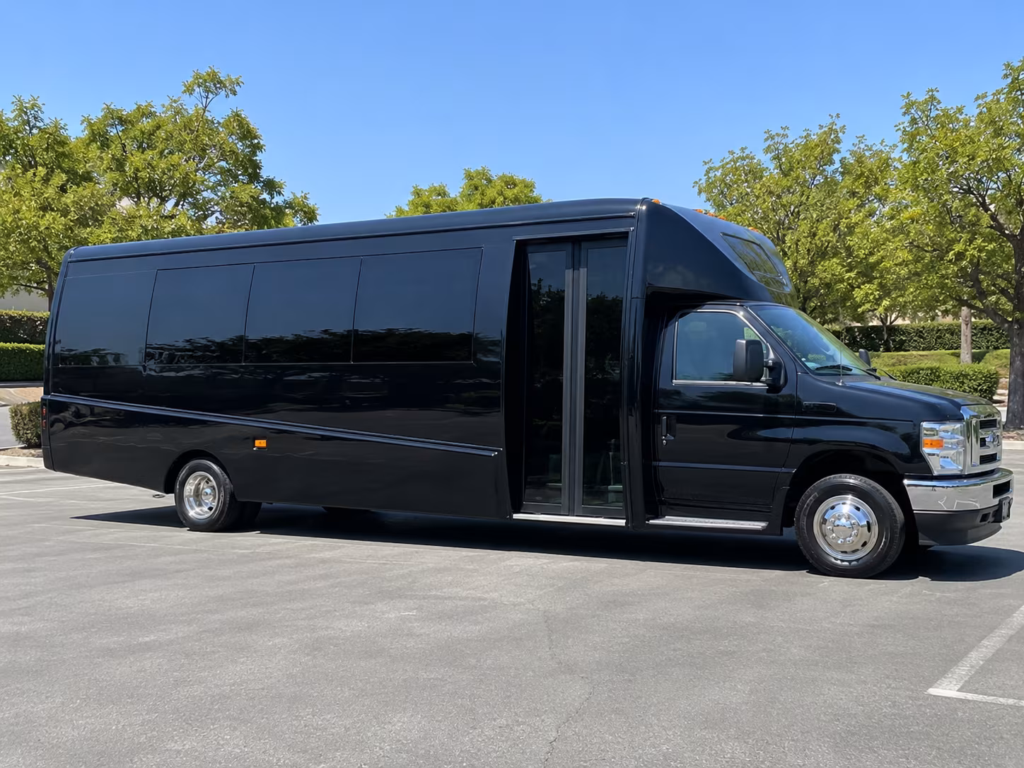 charter buses for large montebello prom groups and school coordinated rides