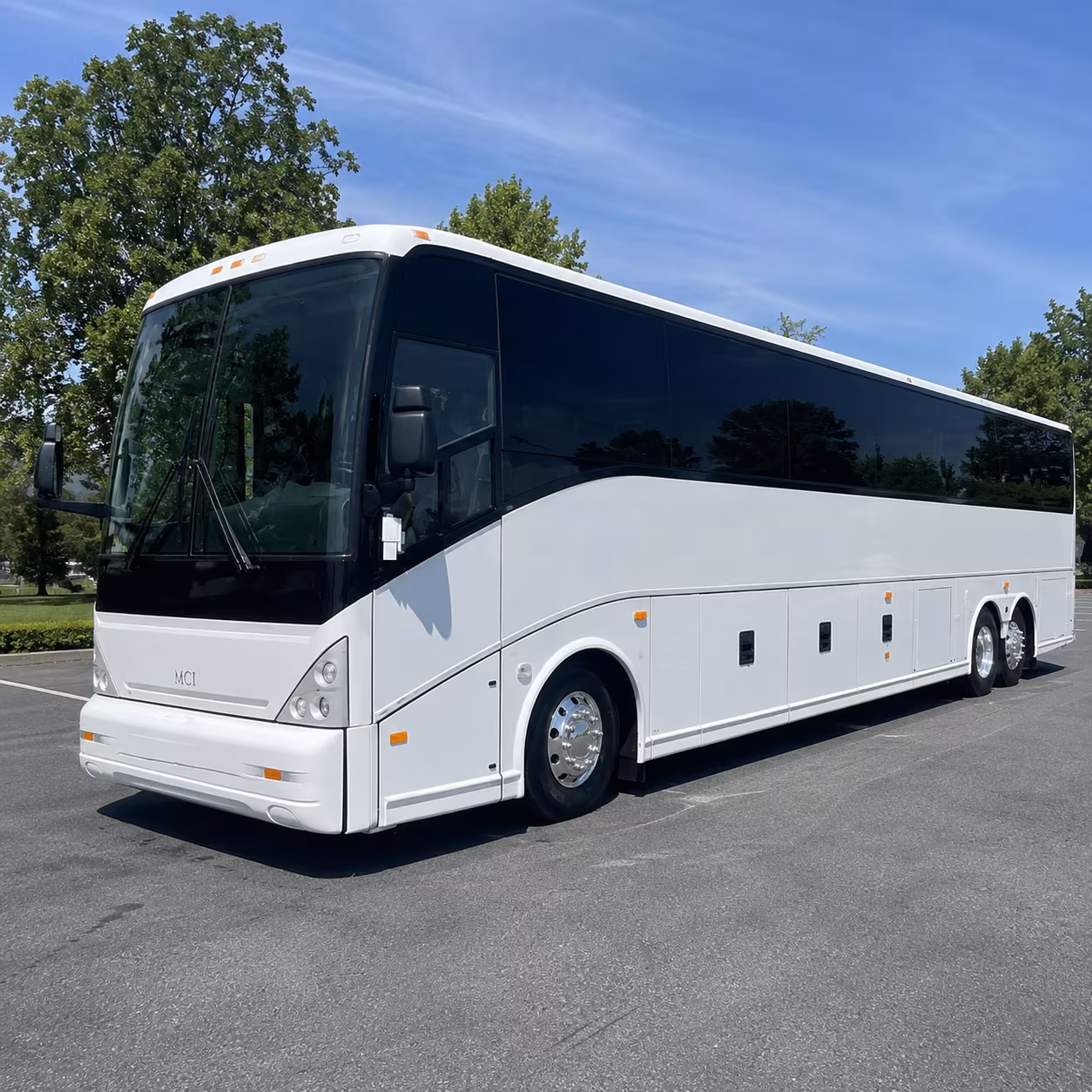 charter buses for museum and science center field trips near montebello
