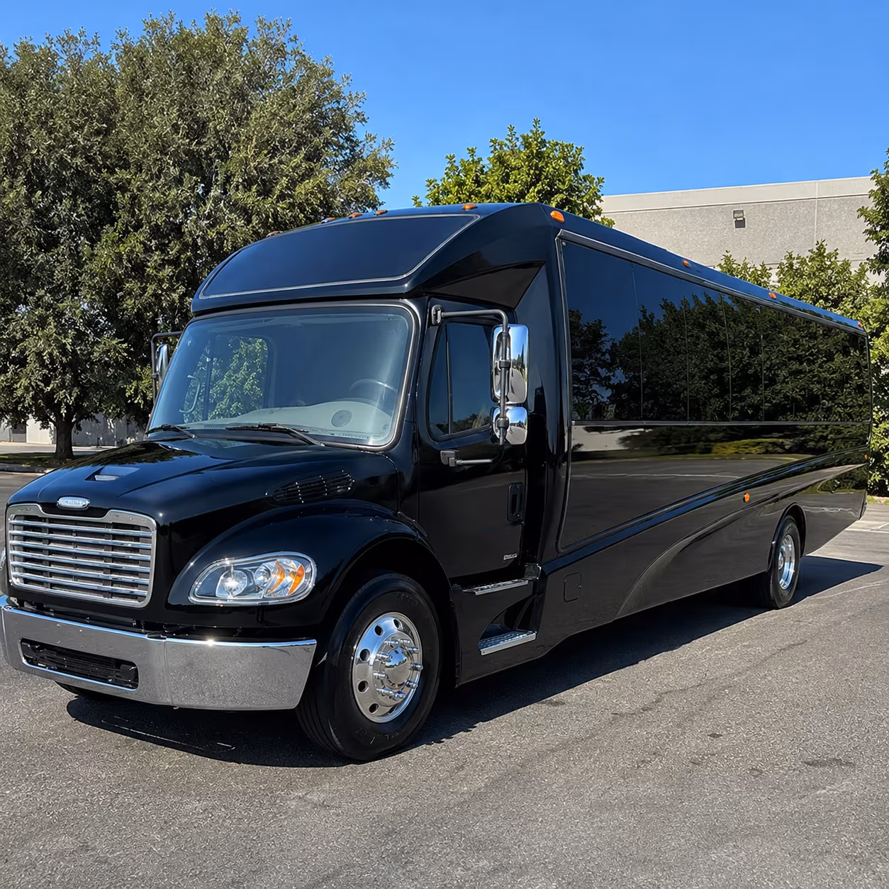 montebello 15 passenger minibus