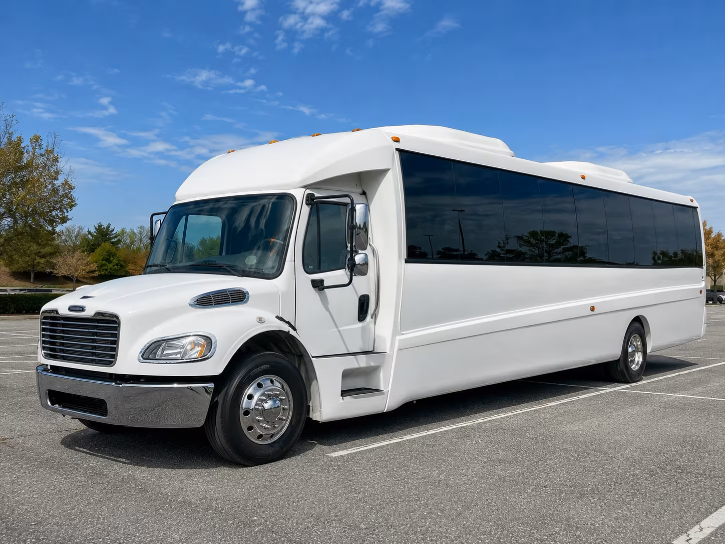 montebello 30 passenger party bus