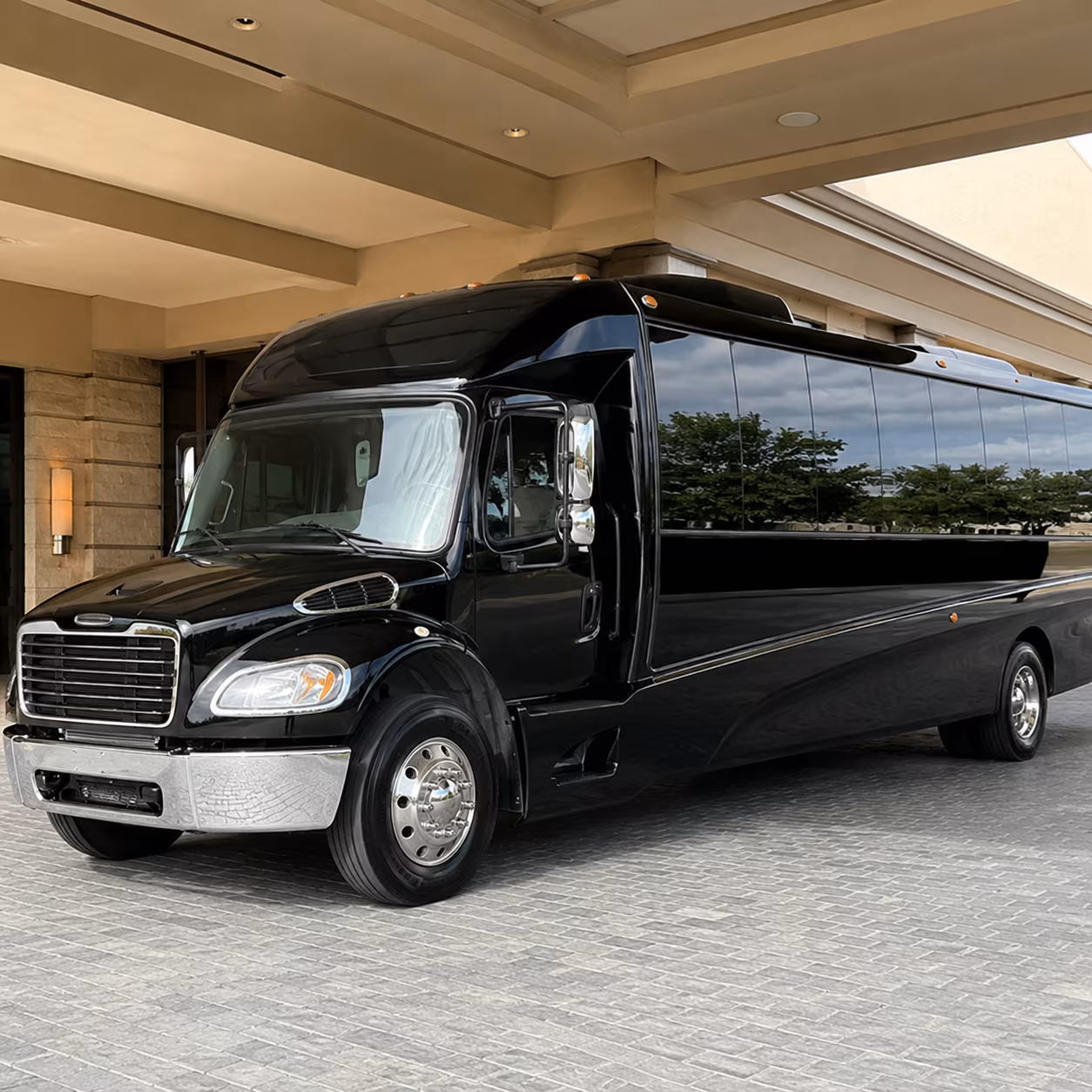 montebello 35 passenger minibus