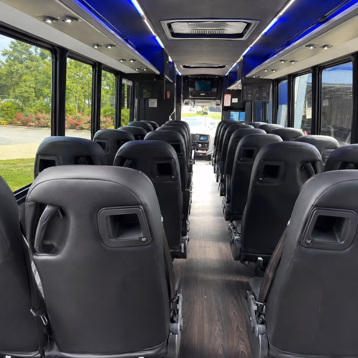 what kind of bus should i book and how does that change the price in montebello